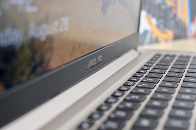 Touchpad ve klavye