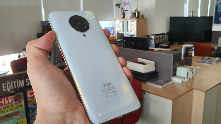 POCO F2 Pro Tasarımı Nasıl?